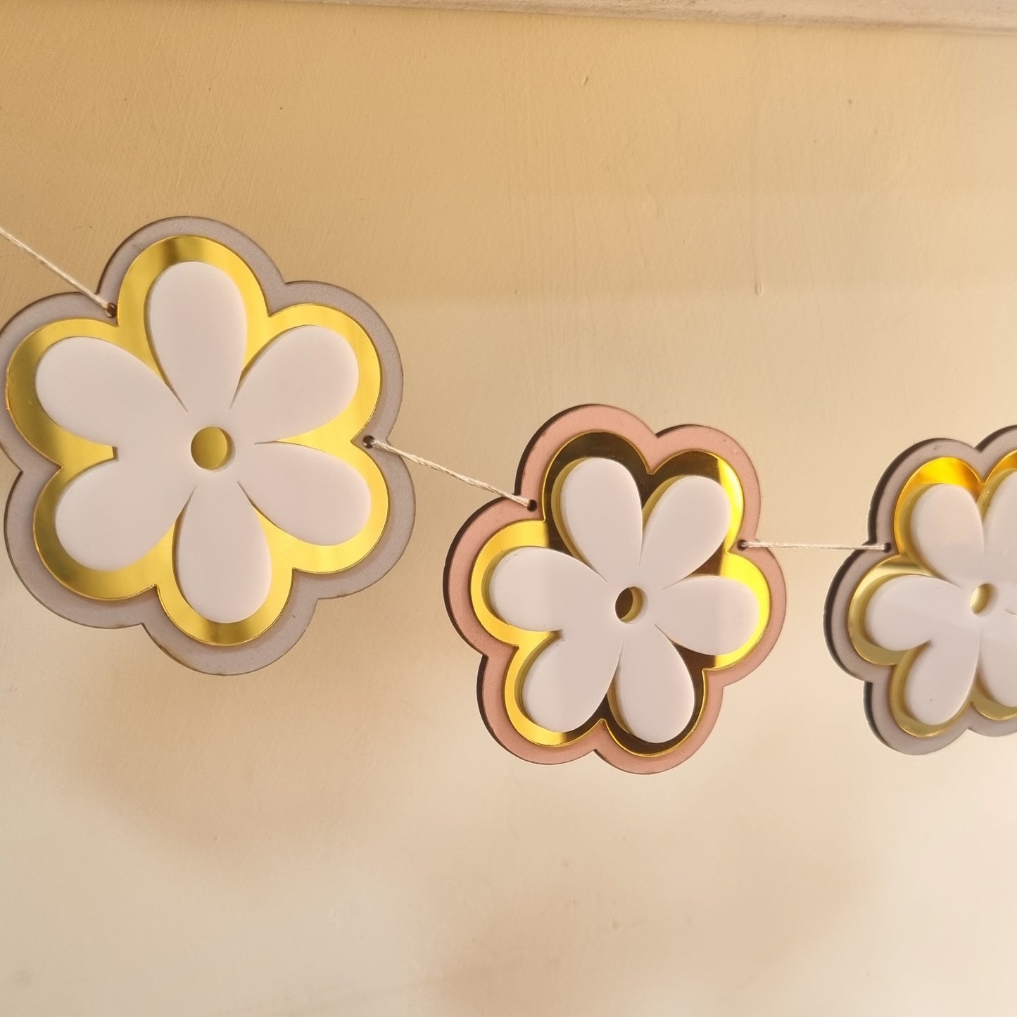 FLOWER WOODEN BUNTING